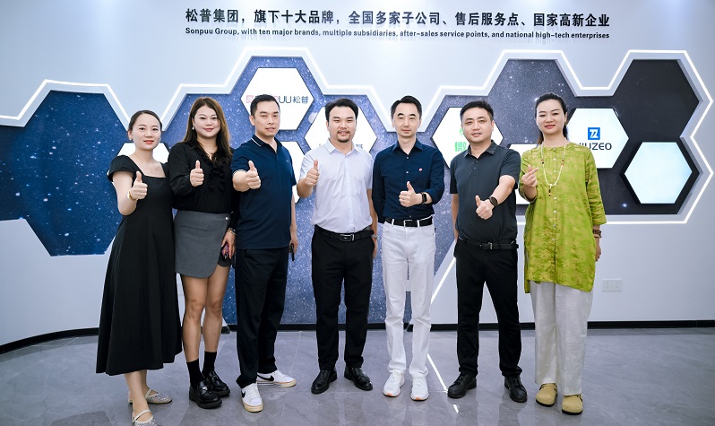 著名企業(yè)顧問(wèn)劉潤(rùn)走進(jìn)松普智能，關(guān)注uv印刷設(shè)備如何借京東智谷”上樓進(jìn)化“(圖5)